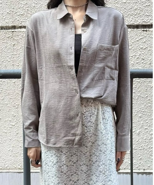 Right-on（ライトオン）の「【HONEYSUCKLE ROSE】スエードライクシャツ（シャツ/ブラウス・レディース・ブルー/ライトブラウン/ライトベージュ・L/M）」の6枚目の写真