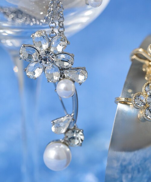 TOCCA(トッカ)の「BLESS OF DAISY 2WAY BROOCH NECKLACE ブローチネックレス(ブローチ/コサージュ・レディース・シルバー系/ゴールド系・F)」の9枚目の写真