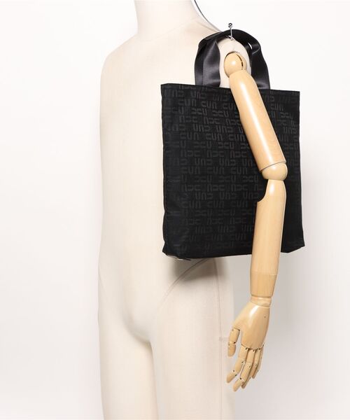 U by Ungaro（ユーバイウンガロ）の「U by ungaro(ユーバイウンガロ)　ルイ　変形トート（トートバッグ・レディース・ブラック/ブルーグレー/ベージュ・FREE）」の7枚目の写真
