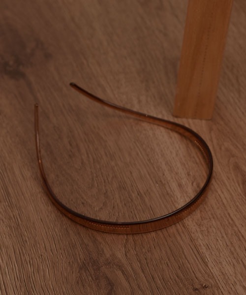 VIBGYOR Women（ヴィブジョー　ウィメン）の「【resonance】ニュアンスカラー クリア カーブデザイン カチューシャ【8色展開】（カチューシャ・レディース・パープル/ブラウン/グリーン/ブラック/ブラウン系1/ブラウン系2/グレー/グレー系・FREE）」の16枚目の写真