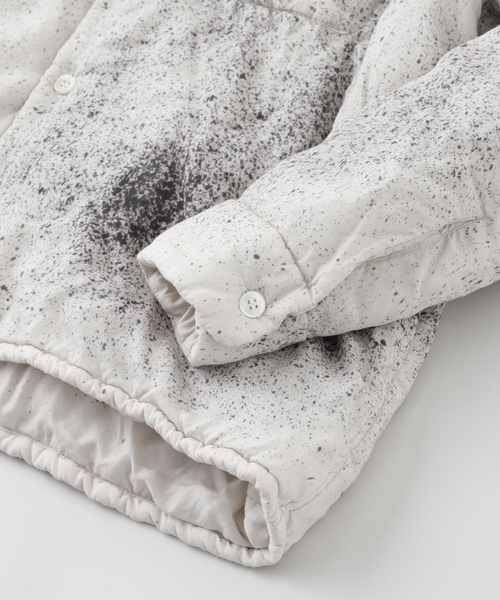 NOMA t.d.(ノーマティーディー)の「NOMARHYTHM TEXTILE (ノーマリズム テキスタイル) Hand Dye Puffer シャツ(シャツ/ブラウス・メンズ・ホワイト/ブラック・5/4)」の4枚目の写真