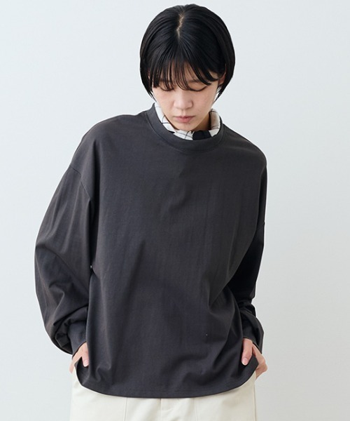 THREE FIFTY STANDARD(スリーフィフティースタンダード)の「THREE FIFTY STANDARDボリューム袖の吸水速乾長袖Tシャツ(Tシャツ/カットソー・レディース・ベージュ/チャコールグレー/オフホワイト・M/L)」の3枚目の写真