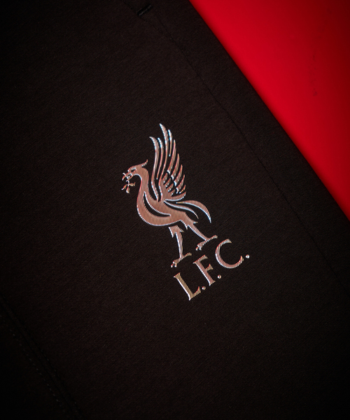 417 EDIFICE（フォーワンセブンエディフィス）の「【Liverpool FC / リバプール FC】メタリックロゴトラックパンツ（その他パンツ・メンズ・チャコールグレー/ブラック・MEDIUM/LARGE/X-LARGE）」の4枚目の写真