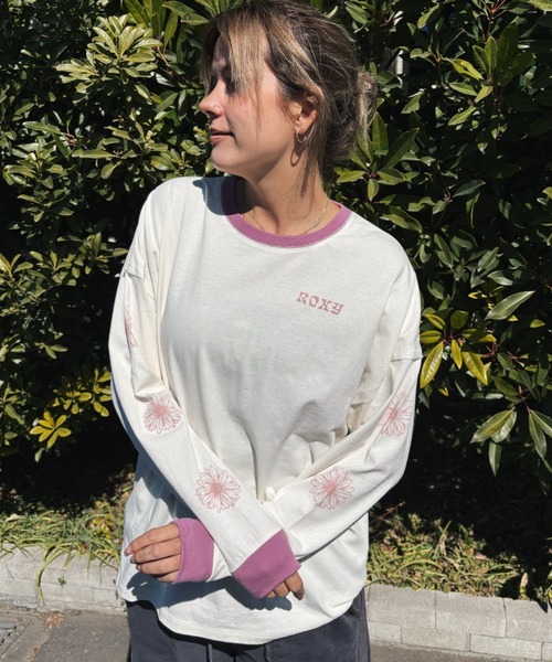 ROXY(ロキシー)の「SEEKING MORE FUN/ロキシー袖プリントリンガー長袖ロンT(Tシャツ/カットソー・レディース・ホワイト/ブラック/グレー・SMALL/MEDIUM)」の1枚目の写真