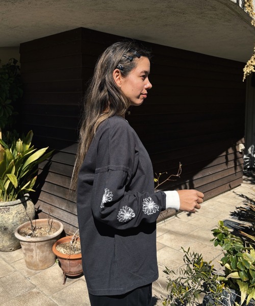 ROXY(ロキシー)の「SEEKING MORE FUN/ロキシー袖プリントリンガー長袖ロンT(Tシャツ/カットソー・レディース・ホワイト/ブラック/グレー・SMALL/MEDIUM)」の8枚目の写真