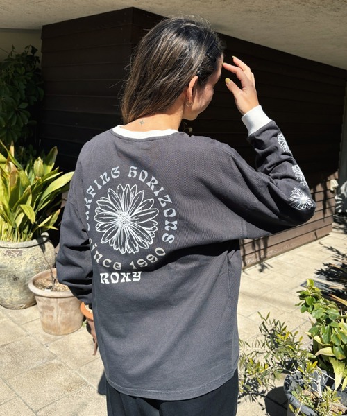 ROXY(ロキシー)の「SEEKING MORE FUN/ロキシー袖プリントリンガー長袖ロンT(Tシャツ/カットソー・レディース・ホワイト/ブラック/グレー・SMALL/MEDIUM)」の11枚目の写真