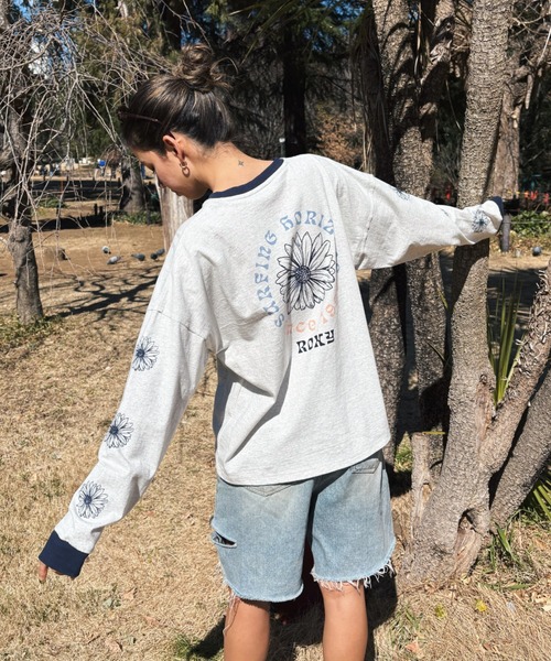 ROXY(ロキシー)の「SEEKING MORE FUN/ロキシー袖プリントリンガー長袖ロンT(Tシャツ/カットソー・レディース・ホワイト/ブラック/グレー・SMALL/MEDIUM)」の12枚目の写真