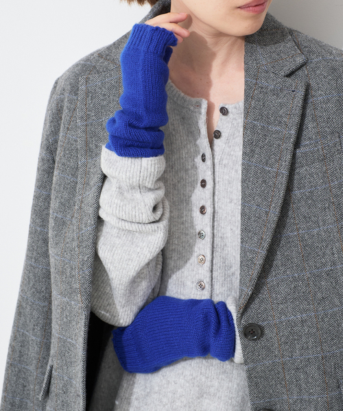 WILLIAM BRUNTON(ウィリアムブラントン)の「WILLIAM BRUNTON SLOBE別注 フィンガーレスグローブ WB-222-SLOBE(手袋・レディース・ブラウン/グレー/ブルー・FREE)」の3枚目の写真