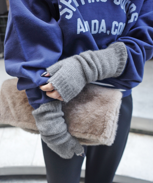 WILLIAM BRUNTON(ウィリアムブラントン)の「WILLIAM BRUNTON SLOBE別注 フィンガーレスグローブ WB-222-SLOBE(手袋・レディース・ブラウン/グレー/ブルー・FREE)」の6枚目の写真