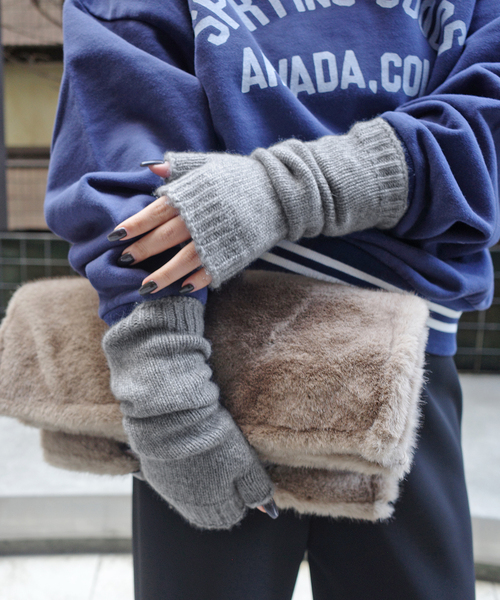 WILLIAM BRUNTON(ウィリアムブラントン)の「WILLIAM BRUNTON SLOBE別注 フィンガーレスグローブ WB-222-SLOBE(手袋・レディース・ブラウン/グレー/ブルー・FREE)」の7枚目の写真