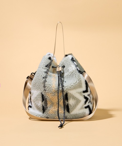 PENDLETON（ペンドルトン）の「【 PENDLETON / ペンドルトン 】ジャガードボア2WAYドローストリングポーチ（ショルダーバッグ・レディース・グレー/ベージュ・FREE）」の2枚目の写真