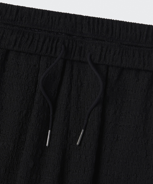MUSINSA STANDARD WOMAN（ムシンサスタンダードウーマン）の「ウィメンズスモークドワイドバンディングパンツ[ブラック]（スウェットパンツ・レディース・その他・30/24/26/28）」の3枚目の写真