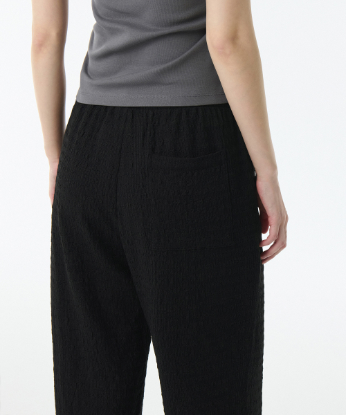 MUSINSA STANDARD WOMAN（ムシンサスタンダードウーマン）の「ウィメンズスモークドワイドバンディングパンツ[ブラック]（スウェットパンツ・レディース・その他・30/24/26/28）」の5枚目の写真