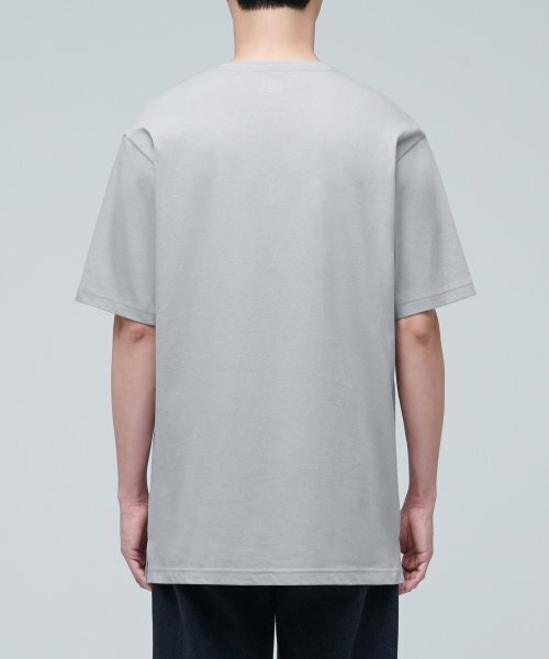 MUSINSA STANDARD（ムシンサスタンダード）の「レイヤードクルーネックTシャツ_通常丈 [ライトグレー]（Tシャツ/カットソー・メンズ・その他・SMALL/MEDIUM/LARGE/X-LARGE/X-SMALL）」の4枚目の写真