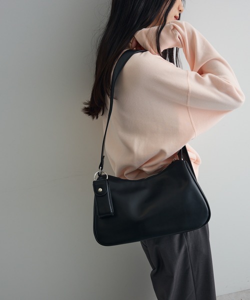 AnriettMusee(アンリエットミュゼ)の「マルチWAYベルトワンハンドルバッグ(ショルダーバッグ・レディース・アイボリー/ブラック/ベージュ・FREE)」の8枚目の写真