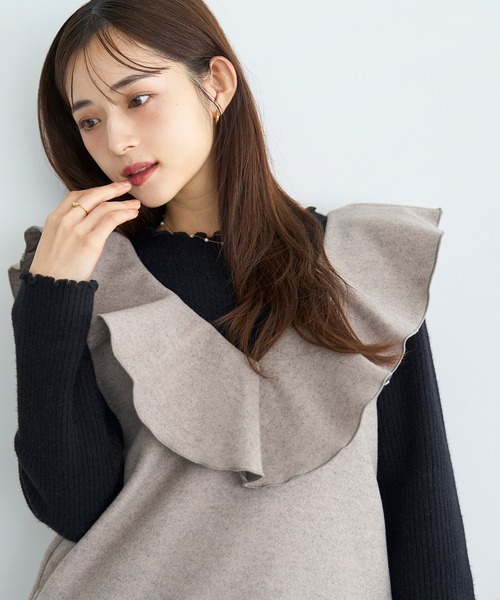 mil(ミル)の「ラッフルカラー ノースリーブワンピース【585122】(ワンピース・レディース・ブラウン/ブラック/グレイッシュベージュ・FREE/XS/S)」の3枚目の写真