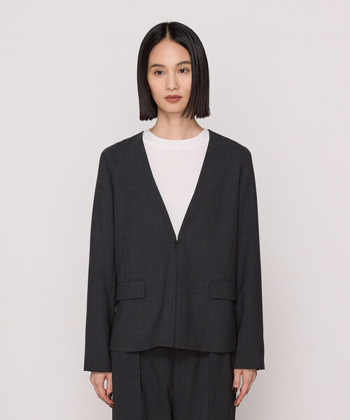 COMME CA（コムサ）の「〔 TALLサイズ 〕 【2WAY】サイロスパンツイル ジャケット（ノーカラージャケット・レディース・ベージュ/チャコール・13号/15号）」の11枚目の写真