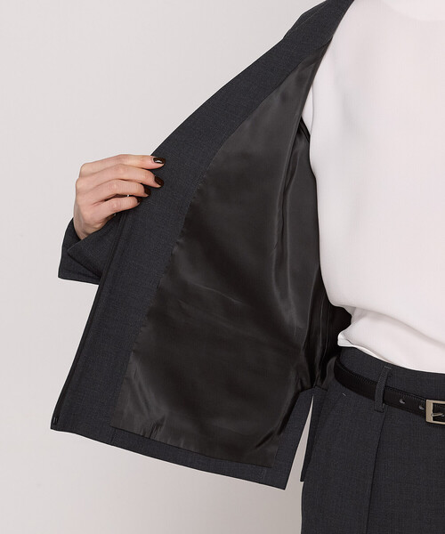 COMME CA（コムサ）の「〔 TALLサイズ 〕 【2WAY】サイロスパンツイル ジャケット（ノーカラージャケット・レディース・ベージュ/チャコール・13号/15号）」の18枚目の写真