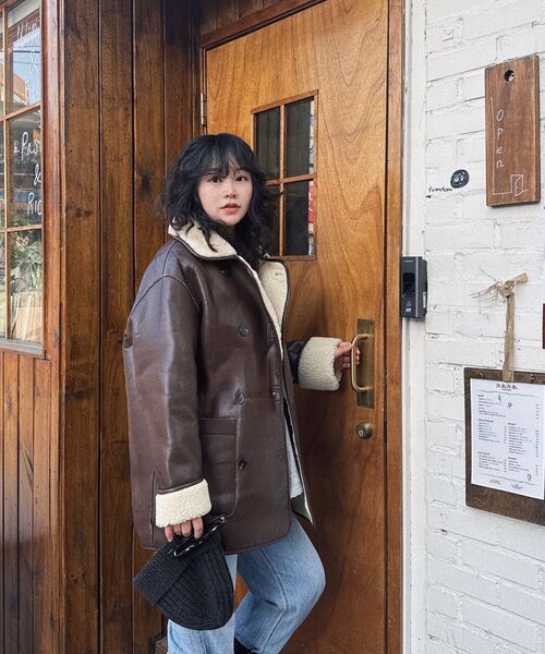 LADY VOLUME(レディーボリューム)の「オーバーサイズウールシアリングダブルムートン_ブラウン(ムートンコート・レディース・その他・FREE)」の6枚目の写真