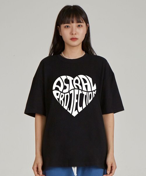 ASTRAL PROJECTION(アストラルプロジェクション)の「ビッグハートロゴラウンドネック 40番手二重織綿半袖Tシャツ_ブラック(Tシャツ/カットソー・レディース・その他・MEDIUM/LARGE)」の1枚目の写真