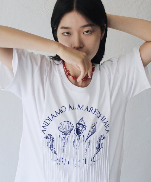 RUBATI(ルバティ)の「フリンジプリントTシャツ_ホワイト(Tシャツ/カットソー・レディース・その他・FREE)」の1枚目の写真
