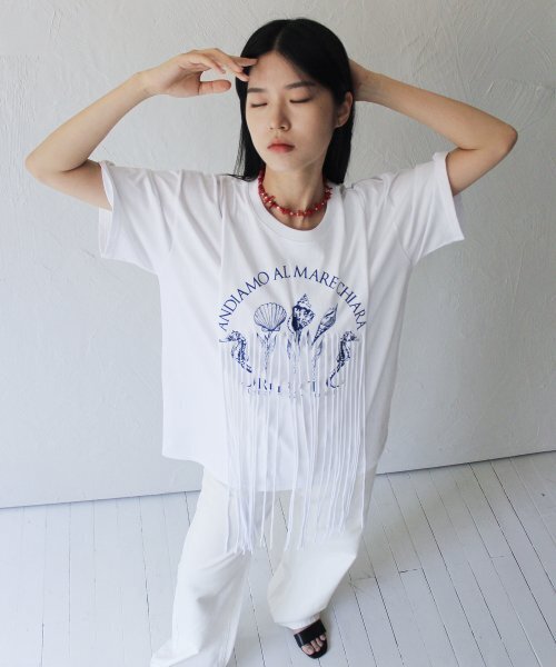 RUBATI(ルバティ)の「フリンジプリントTシャツ_ホワイト(Tシャツ/カットソー・レディース・その他・FREE)」の2枚目の写真