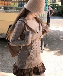 フード付きVネックスリムニットトップス：カジュアルで洗練された日常使いの万能アイテム