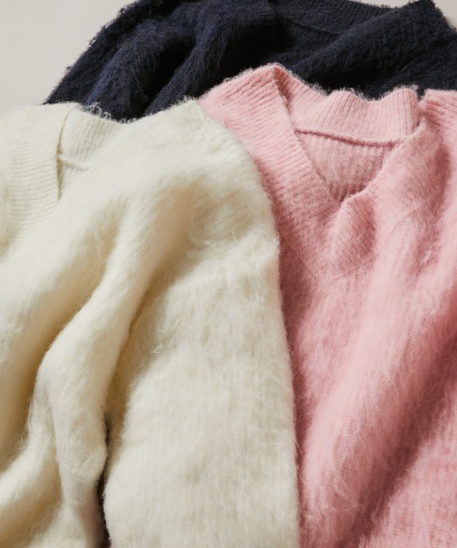 N.(N. Natural Beauty Basic)(エヌエヌナチュラルビューティーベーシック)の「Vネック起毛ニット(ニット/セーター・レディース・オフホワイト/ピンク/ネイビー・FREE)」の1枚目の写真
