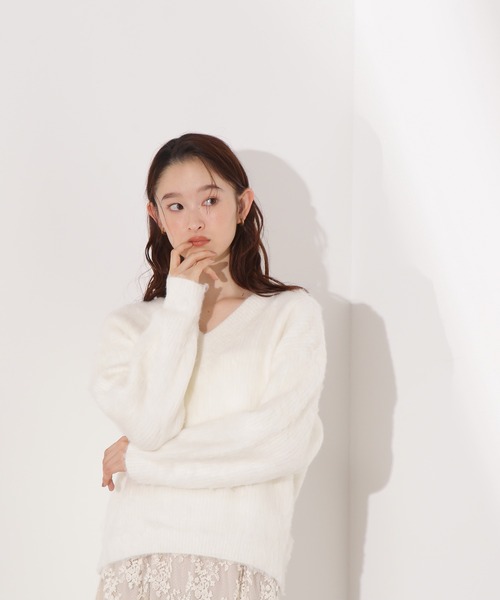 N.(N. Natural Beauty Basic)(エヌエヌナチュラルビューティーベーシック)の「Vネック起毛ニット(ニット/セーター・レディース・オフホワイト/ピンク/ネイビー・FREE)」の18枚目の写真