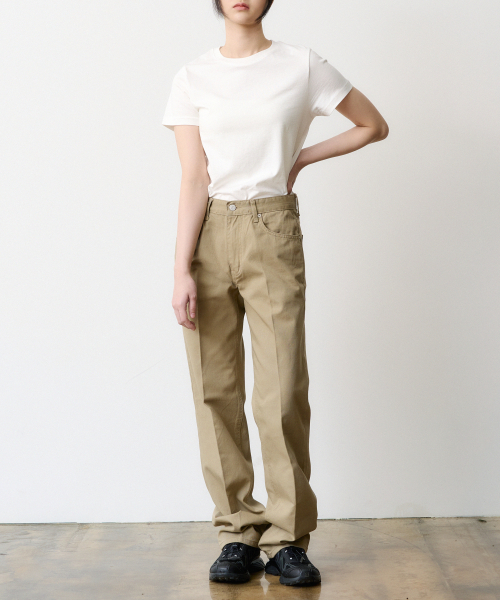 DENMADE(デンメイド)の「(WOMEN) DEN0651 Crease Chino Pants (Beige)(その他パンツ・レディース・その他・S/M/XS)」の2枚目の写真