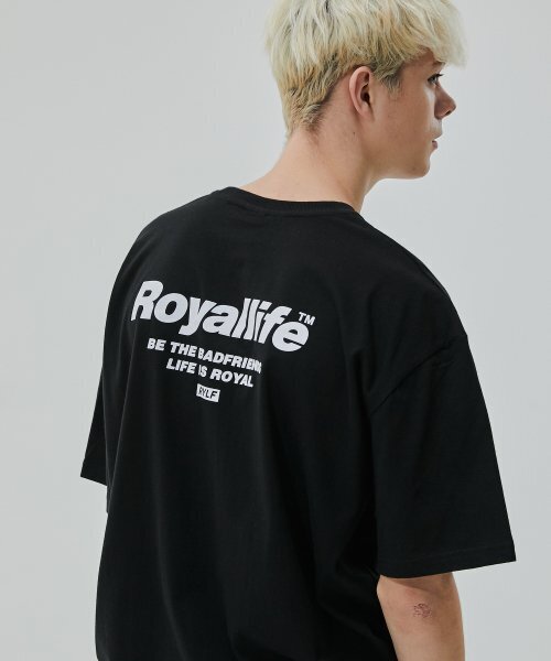 ROYALLIFE(ロイヤルライフ)の「ビー ザ フレンズ バンパルティ (RL701 BE THE FRIENDS TEE) - BLACK(Tシャツ/カットソー・レディース・ブラック・MEDIUM/SMALL/LARGE/XX-LARGE)」の1枚目の写真