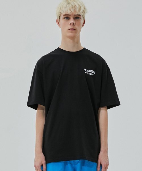 ROYALLIFE(ロイヤルライフ)の「ビー ザ フレンズ バンパルティ (RL701 BE THE FRIENDS TEE) - BLACK(Tシャツ/カットソー・レディース・ブラック・MEDIUM/SMALL/LARGE/XX-LARGE)」の4枚目の写真