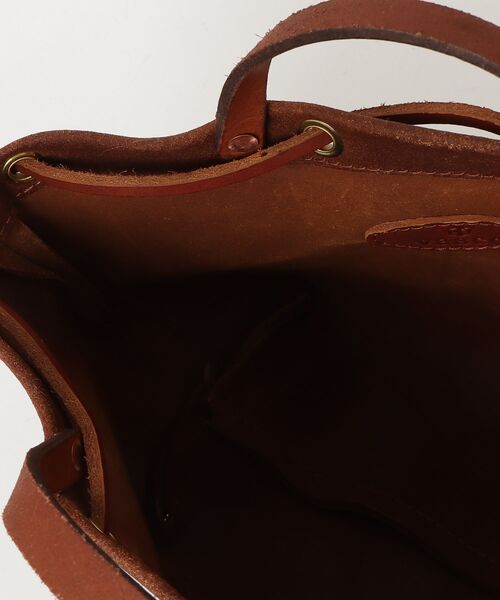vasco（ヴァスコ）の「vasco ヴァスコ LEATHER MAIL PURSE BAG-SMALL レザー ポストマンバッグ 巾着バッグ（トートバッグ・メンズ・キャメル・FREE）」の4枚目の写真