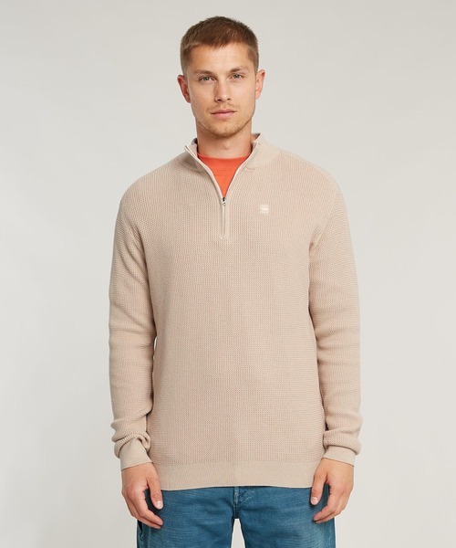 G-STAR（ジースター）の「Serrated Knitted Skipper/ワンポイントハーフジップコットンニットセーター（ニット/セーター・メンズ・ベージュ系その他/レッド系その他・LARGE/MEDIUM/SMALL）」の2枚目の写真
