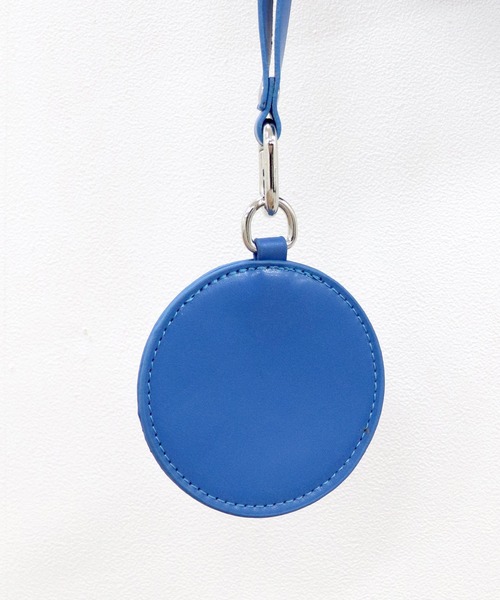 ISOOK（アイスー）の「スエードラウンドショルダーバッグ(comochi select) / ハンドバッグ 肩掛け ２点セット キーホルダー チャーム 筒形 ブルー ブラック 青 黒 無地（ハンドバッグ・レディース・ブルー/ブラック・FREE）」の12枚目の写真