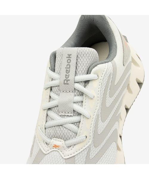 Reebok(リーボック)の「ジグ ライズ / ZIG RISE SA(スニーカー・メンズ・ブルー/ライトグレー/ブラック・26.0cm/25.5cm/25.0cm/23.0cm/22.5cm/29.0cm/28.5cm/28.0cm/27.5cm/27.0cm/26.5cm/24.0cm/24.5cm/23.5cm)」の18枚目の写真