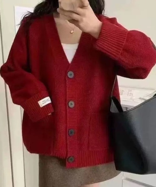 Beststore(ベストストア)の「厚手ニットカーディガン ワッペン付き ゆったり レディース(カーディガン/ボレロ・レディース・レッド/パープル/ベージュ/ダークグレー/グリーン/ピンク/アイボリー/ブラック・FREE)」の8枚目の写真