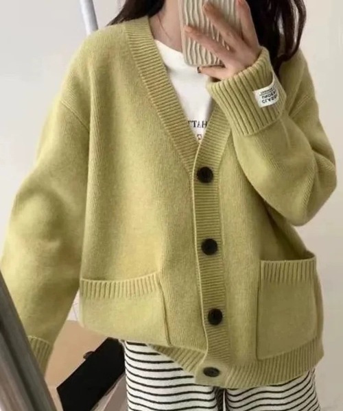 Beststore(ベストストア)の「厚手ニットカーディガン ワッペン付き ゆったり レディース(カーディガン/ボレロ・レディース・レッド/パープル/ベージュ/ダークグレー/グリーン/ピンク/アイボリー/ブラック・FREE)」の5枚目の写真