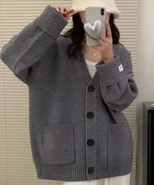Beststore(ベストストア)の「厚手ニットカーディガン ワッペン付き ゆったり レディース(カーディガン/ボレロ・レディース・レッド/パープル/ベージュ/ダークグレー/グリーン/ピンク/アイボリー/ブラック・FREE)」の15枚目の写真
