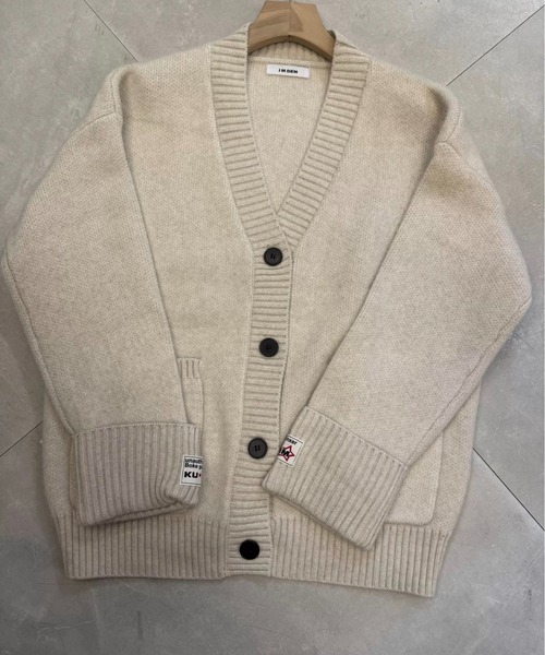Beststore(ベストストア)の「厚手ニットカーディガン ワッペン付き ゆったり レディース(カーディガン/ボレロ・レディース・レッド/パープル/ベージュ/ダークグレー/グリーン/ピンク/アイボリー/ブラック・FREE)」の9枚目の写真