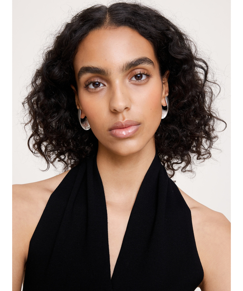 Banana Republic（バナナリパブリック）の「リボン ダングル ピアス（ピアス（両耳用）・レディース・ゴールド/シルバー・ONE SIZE）」の6枚目の写真