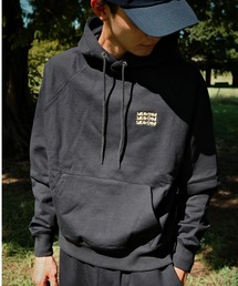 skoool（スクール）の「3連ロゴ刺繍ショート丈ヘビーウェイトスウェットパーカー／コットン100％（パーカー）」