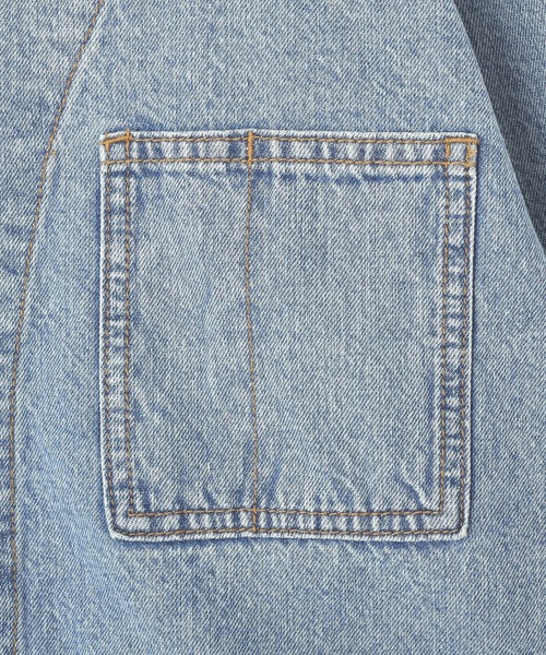 earth music&ecology(アースミュージックアンドエコロジー)の「デニムノーカラーカバーオール(カバーオール・レディース・ライトインディゴブルー・FREE)」の19枚目の写真