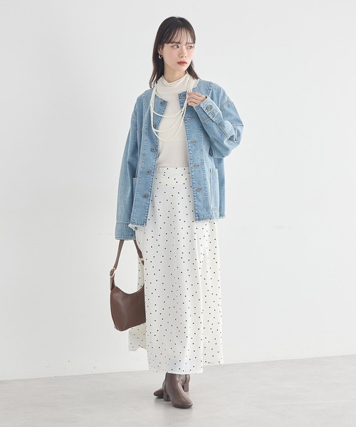 earth music&ecology(アースミュージックアンドエコロジー)の「デニムノーカラーカバーオール(カバーオール・レディース・ライトインディゴブルー・FREE)」の8枚目の写真