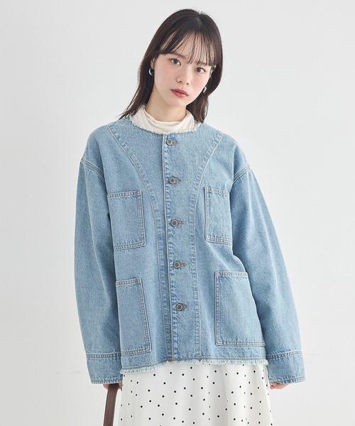 earth music&ecology(アースミュージックアンドエコロジー)の「デニムノーカラーカバーオール(カバーオール・レディース・ライトインディゴブルー・FREE)」の3枚目の写真