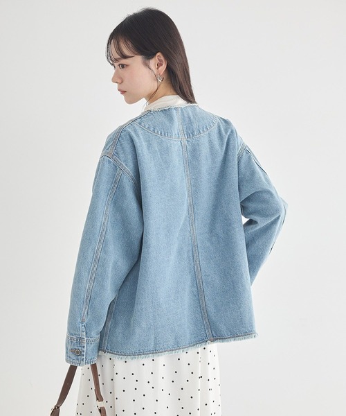 earth music&ecology(アースミュージックアンドエコロジー)の「デニムノーカラーカバーオール(カバーオール・レディース・ライトインディゴブルー・FREE)」の6枚目の写真