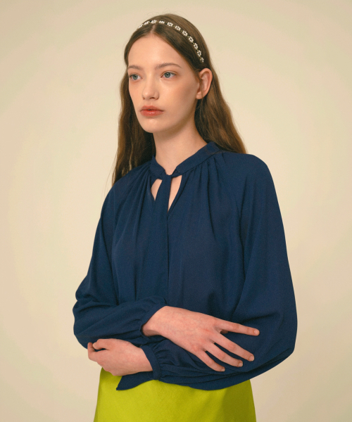 ICE GARDEN A.508(アイス ガーデン エイオーゴンパル)の「Raglan Sleeve Scarf Blouse(シャツ/ブラウス・レディース・その他・FREE)」の1枚目の写真