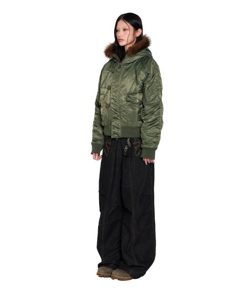 AAKAM(アーカム)の「Hooded Fur MA-1 Jacket (Khaki)(ブルゾン・レディース・その他・2/1)」の5枚目の写真