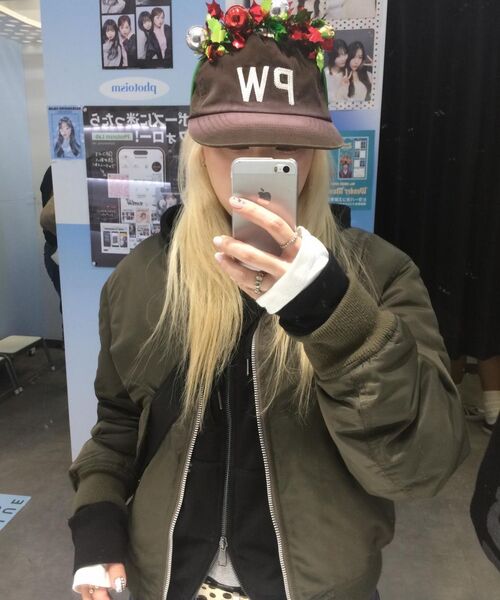 AAKAM(アーカム)の「Hooded Fur MA-1 Jacket (Khaki)(ブルゾン・レディース・その他・2/1)」の3枚目の写真