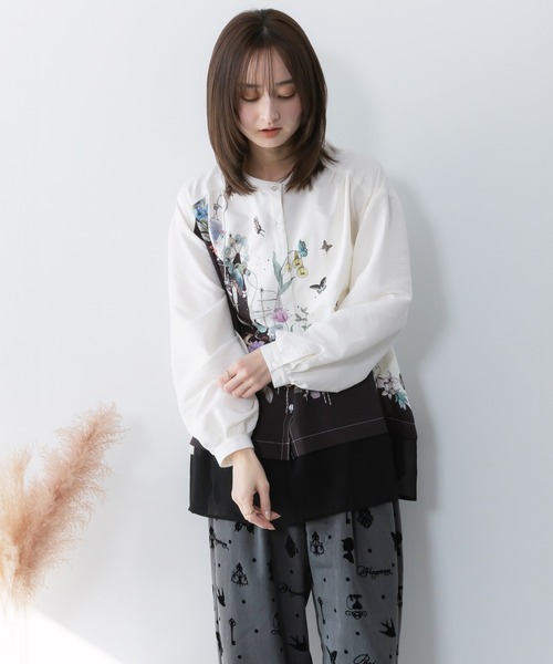 iS ScoLar（イズスカラー）の「561202：布帛ｘシフォン異素材切替バイカラー花柄シャツ（シャツ/ブラウス・レディース・パープル/オフホワイト・M）」の4枚目の写真